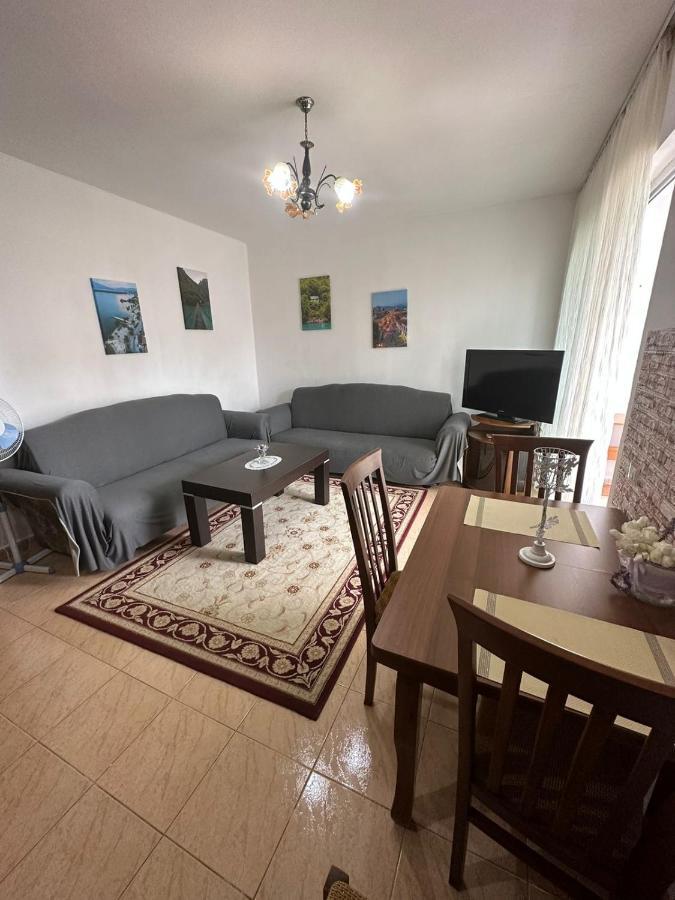 Cozy Apartment In The City Center Shkoder Exterior photo