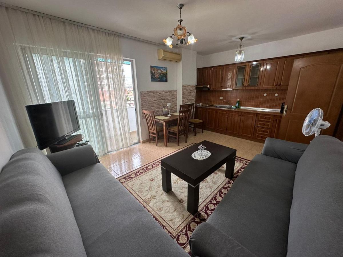 Cozy Apartment In The City Center Shkoder Exterior photo